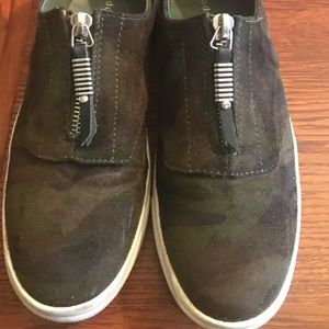 Madden girl camo zip top sneakers